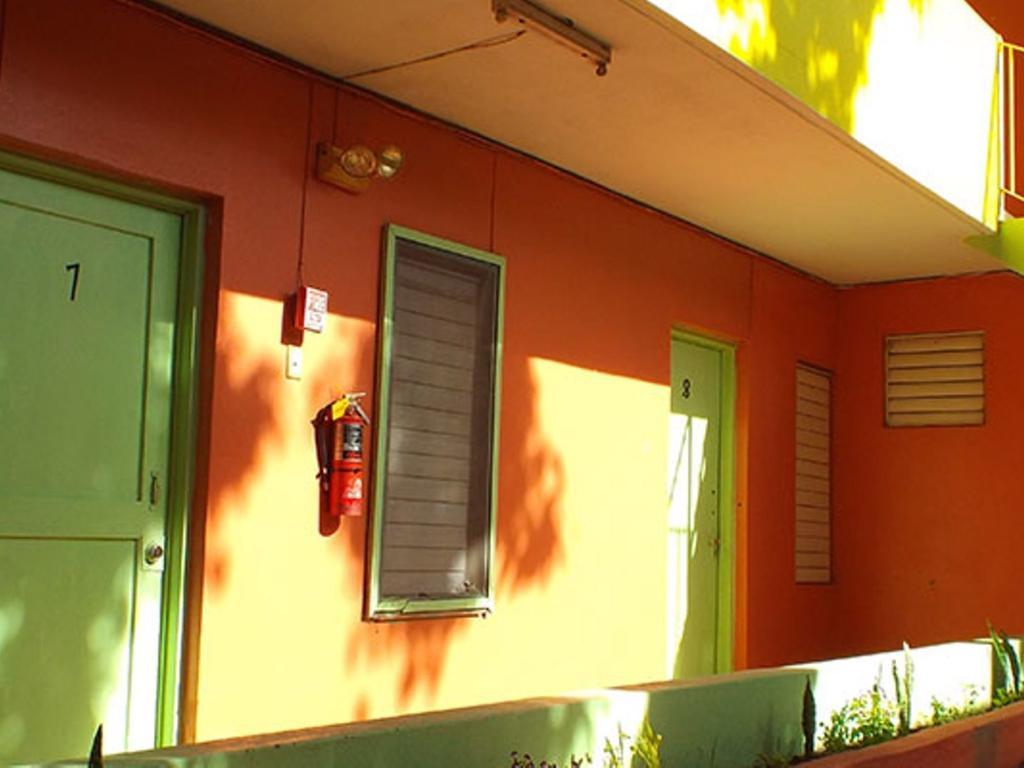 Tropical Court Inn New Κίνγκστον Εξωτερικό φωτογραφία