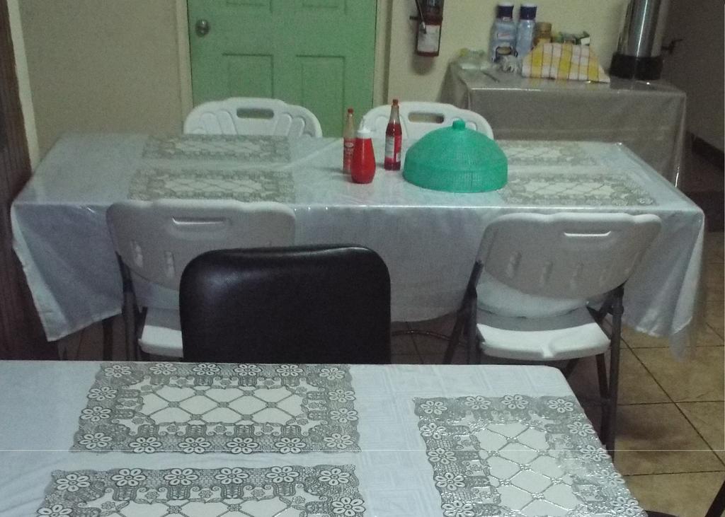 Tropical Court Inn New Κίνγκστον Εξωτερικό φωτογραφία